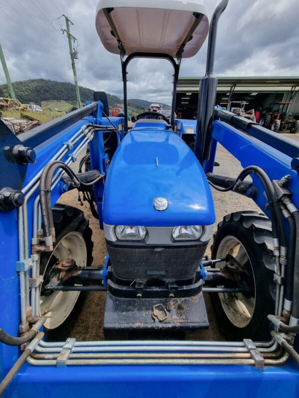 SOLD - Used New Holland TT75 with NELL Loader and pallet forks - LOW HRS - Image 17