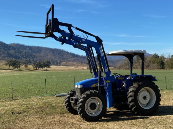 SOLD - Used New Holland TT75 with NELL Loader and pallet forks - LOW HRS - Image 19