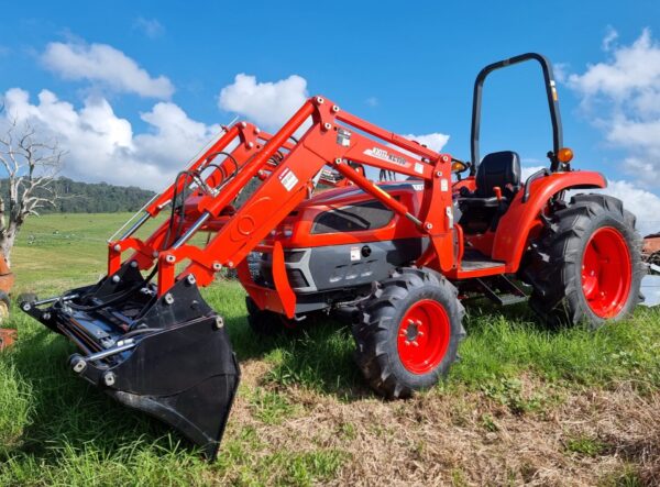 Kioti EX5810 with 4in1 bucket