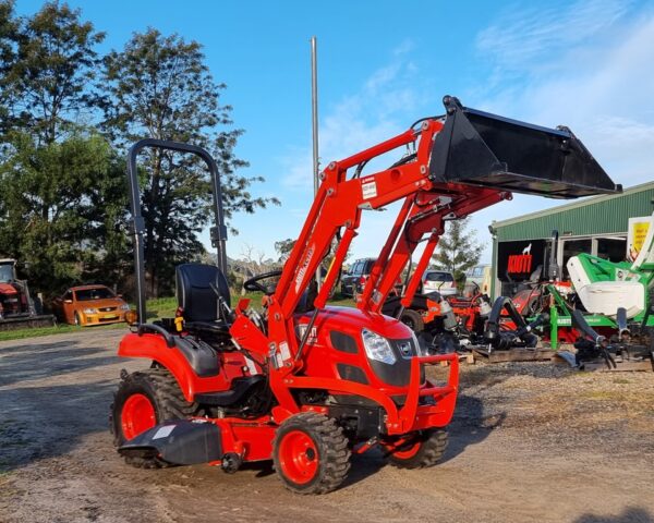 SOLD - Used Kioti CS2610HST Tractor with 4in1 bucket and 1.5m Underbelly Mower (like New) - Image 2