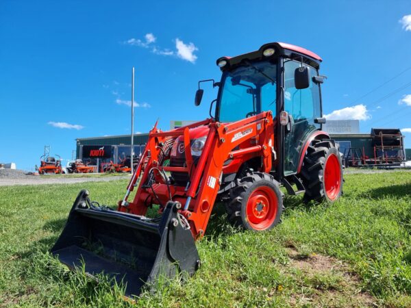 Used Kioti CK4220HST Cab tractor