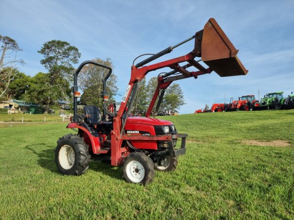 Shibaura ST324HST 4wd tractor with bucket fitted